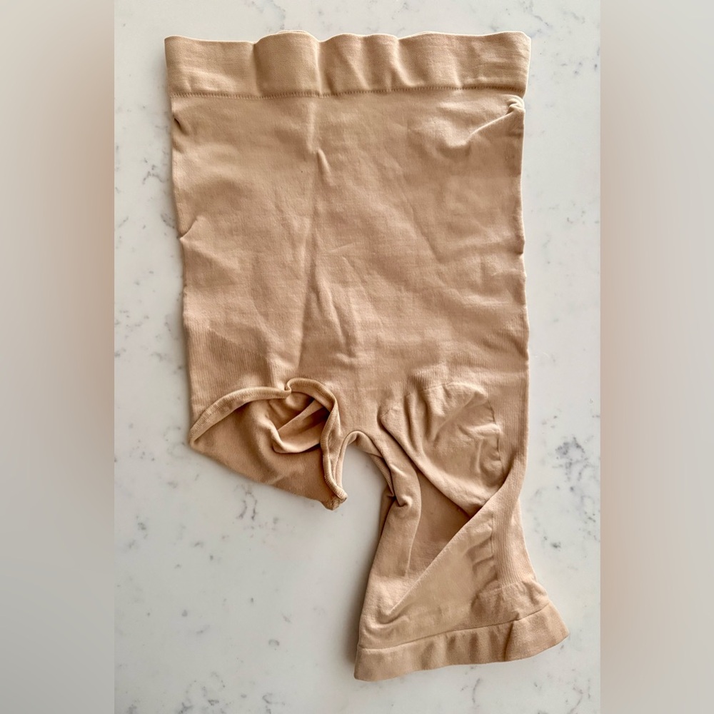NEW SKIMS One Legged Shapewear Size L/XL Beige NEVERWORN